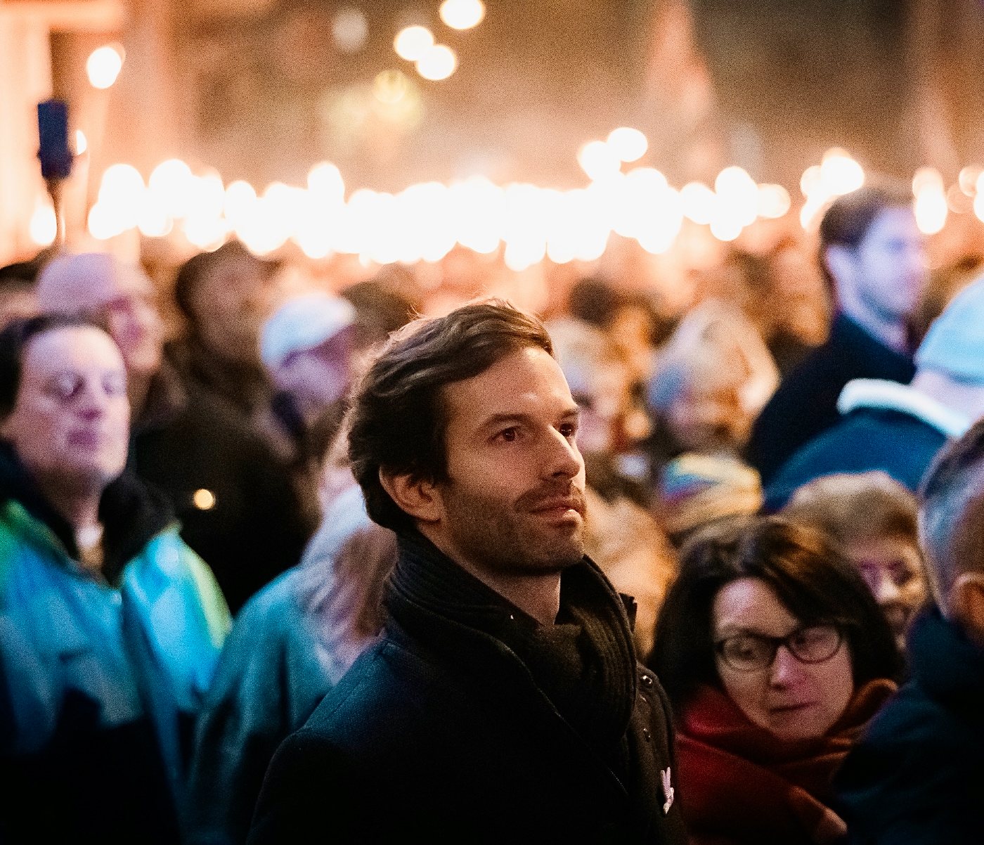 Fekete-Győr András a tömegben